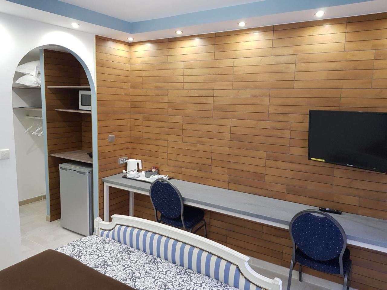 L'Abribis Hotel Firminy Ngoại thất bức ảnh