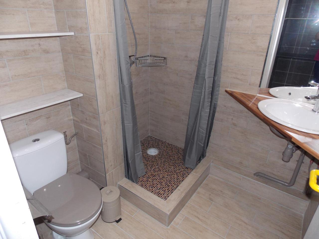 L'Abribis Hotel Firminy Ngoại thất bức ảnh
