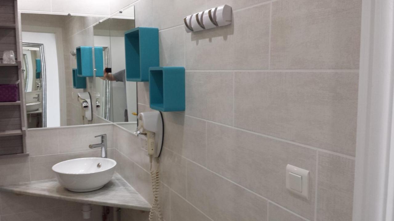 L'Abribis Hotel Firminy Ngoại thất bức ảnh